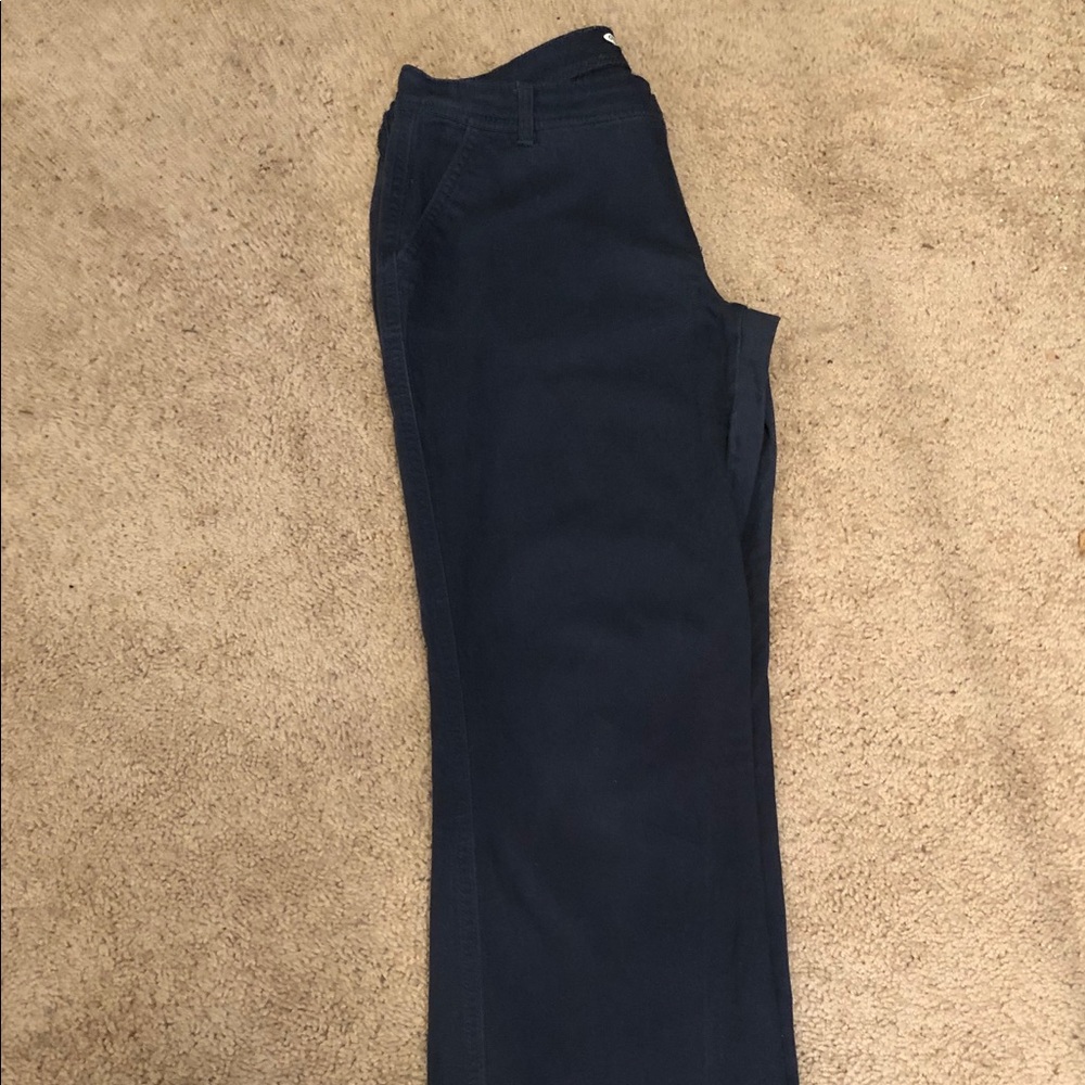 🦋GAP “The Diva” khakis in Navy
